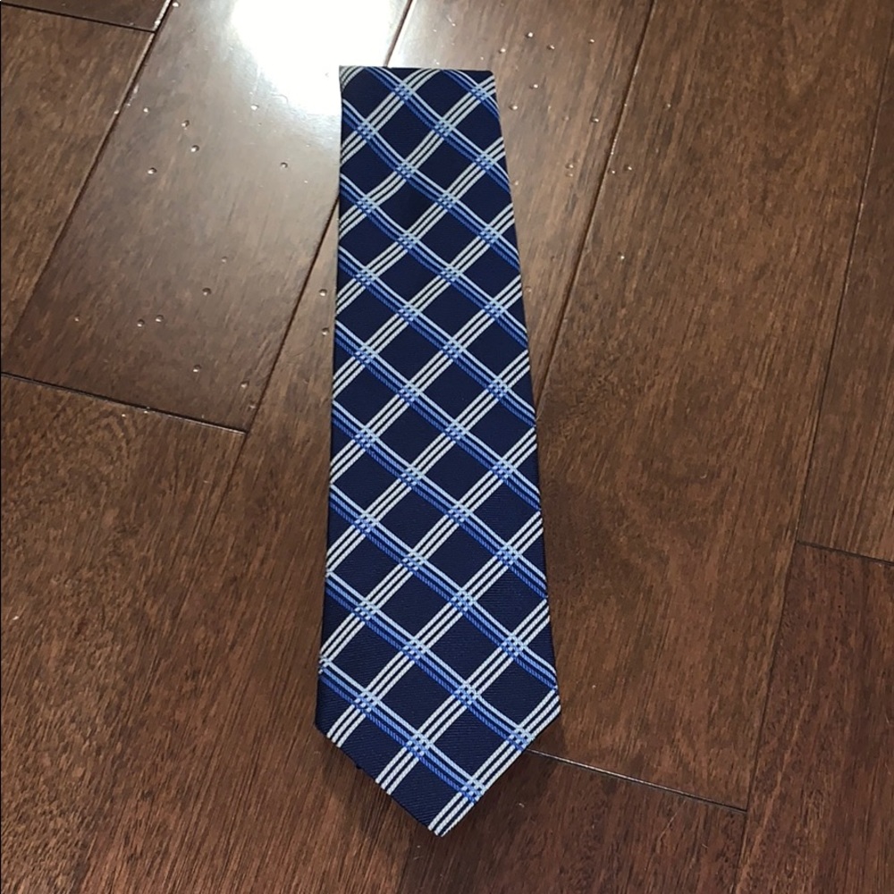 Brooks Brothers tie